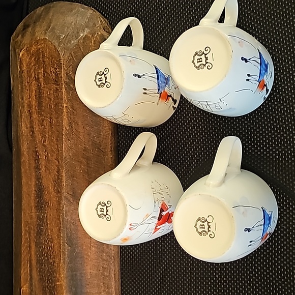 4 Model Coffee Cups - Picture 2 of 6